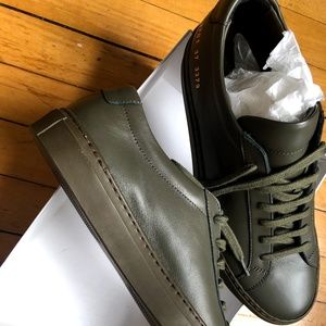 NEVER WORN Common Projects - Olive Green - Size 37